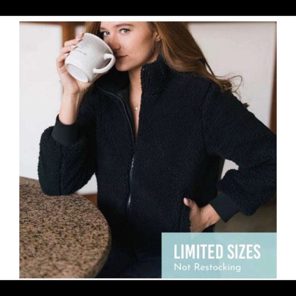 NWOT Black Teddy Jacket XS